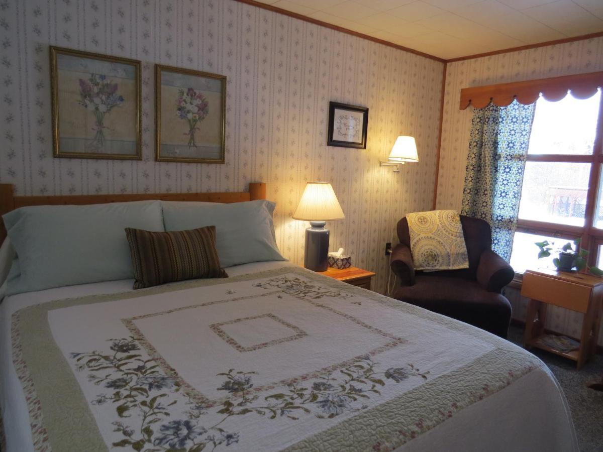 The Pines Country Inn Newcastle Esterno foto